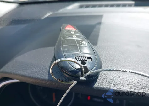 2019 Jeep Cherokee Latitude 4X4 z USA, uszkodzony, nr VIN 1C4PJMCBXKD239602